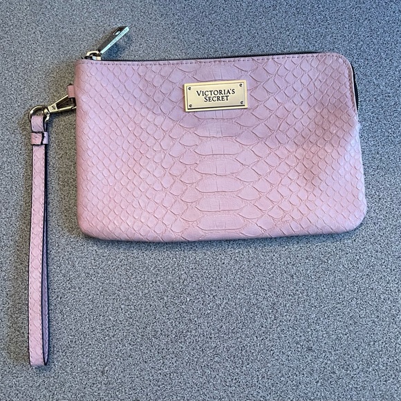 Victoria’s Secret Pink Wristlet Faux Leather/Gator Print - Picture 1 of 8